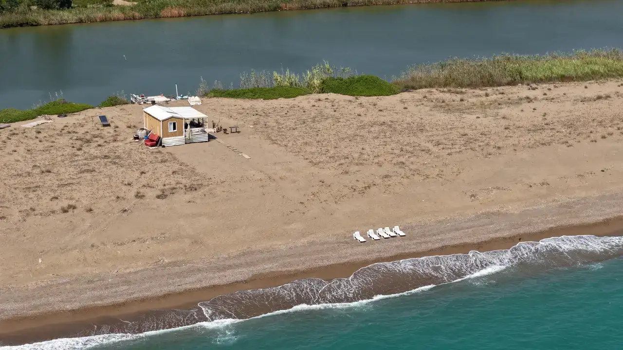 Aksu Kumköy'de Özel Plajlı Kaçak Yapılar Yıkılacak 2